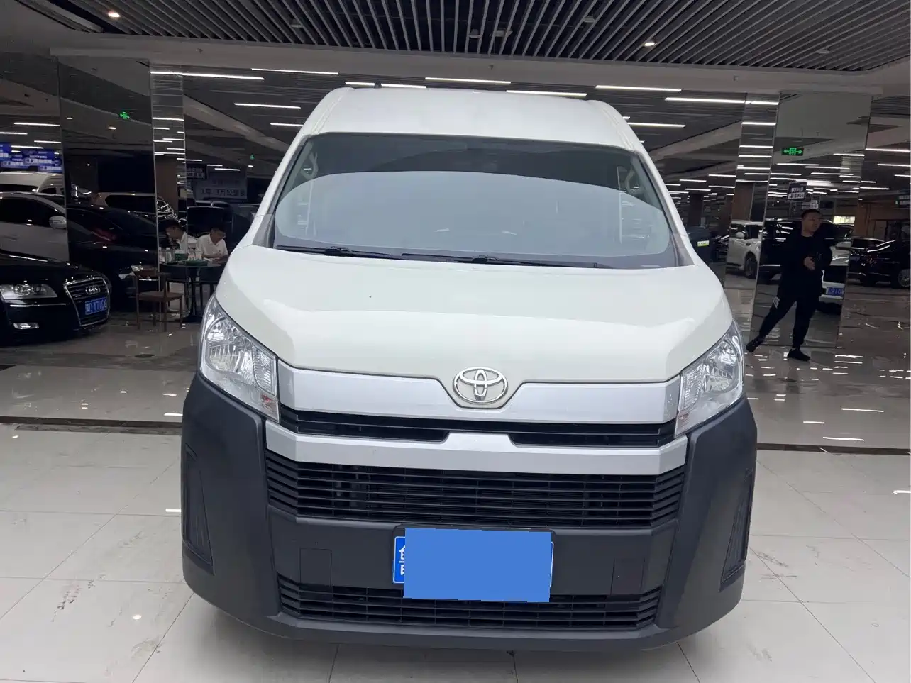 Toyota HIACE 2024 2021 3.5L Automatic 7-Seater