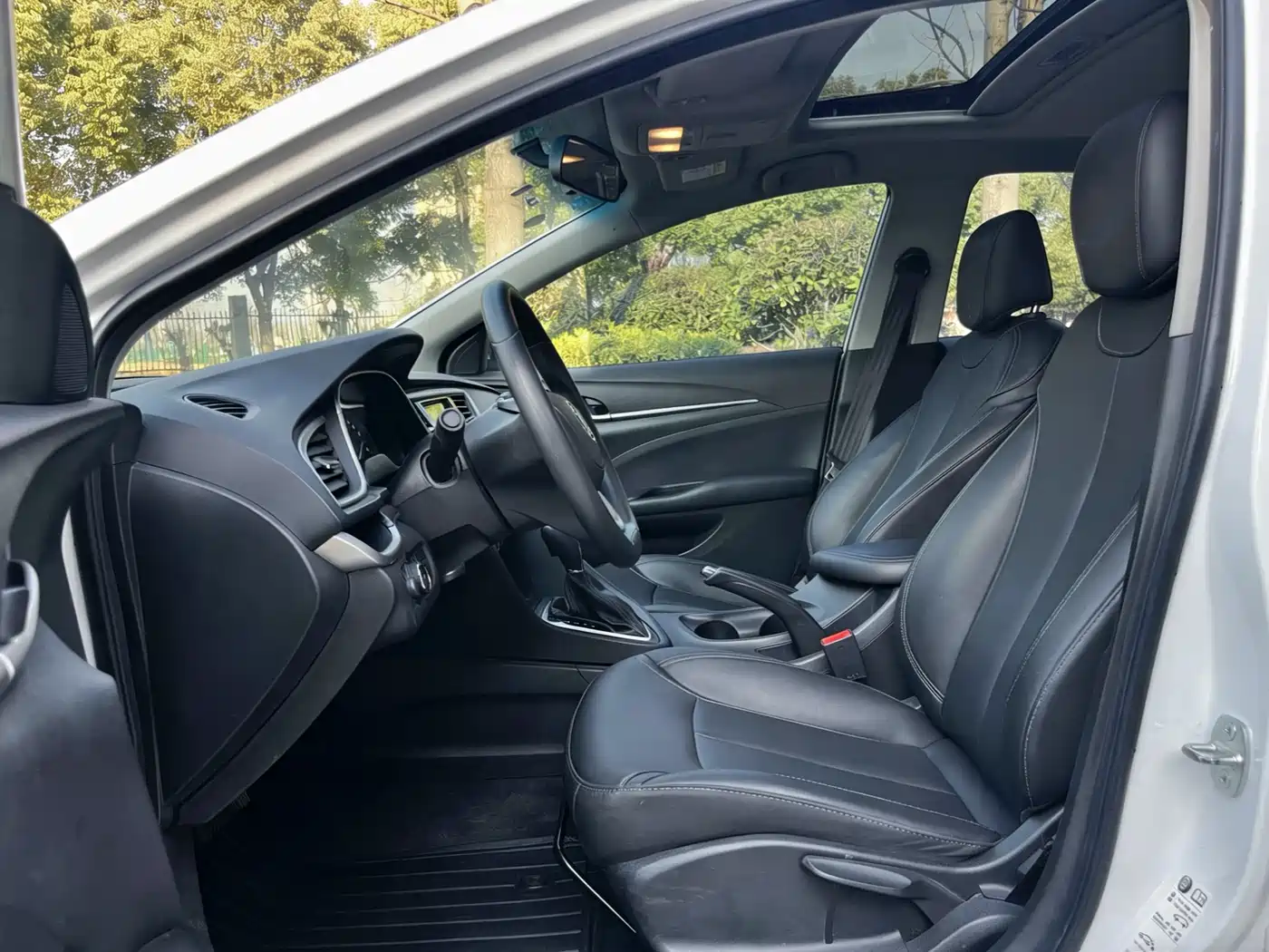 Buick Excelle 2021 Facelift 1.3T Auto Mild Hybrid Elite фото 10
