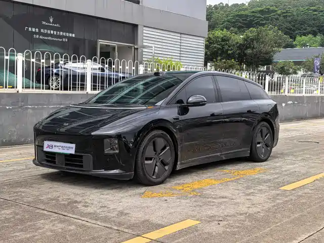 Li Auto i6 2025 2WD Base Model