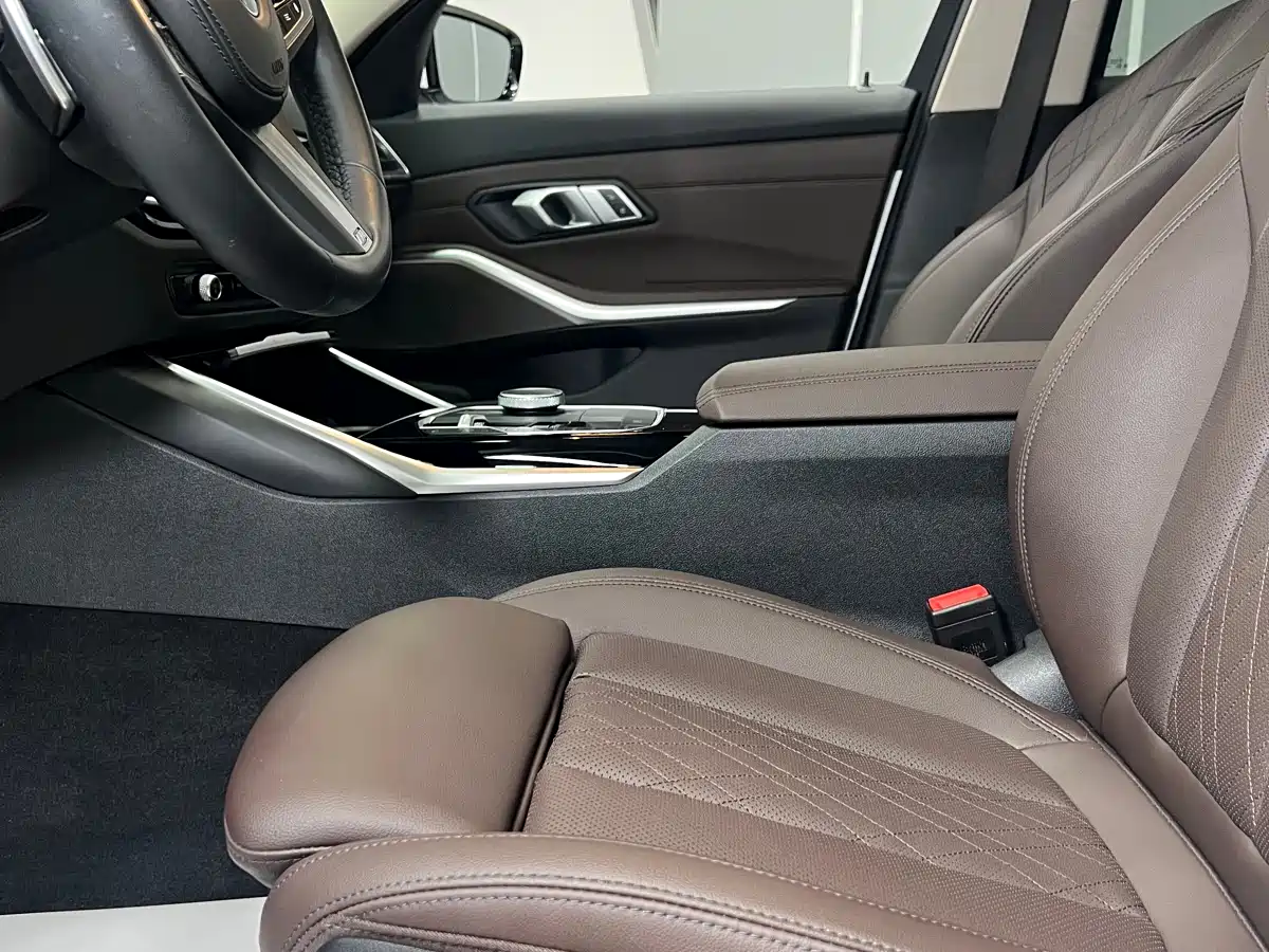 BMW 3 Series 2023 320Li M Sport Package фото 7