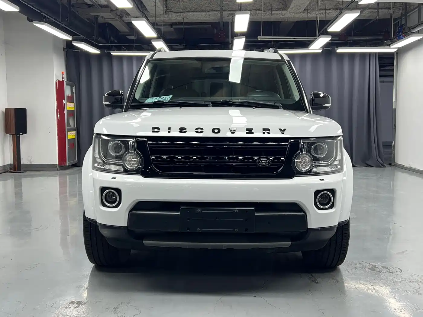 Land Rover Discovery 2014 3.0 SC V6 HSE фото 2