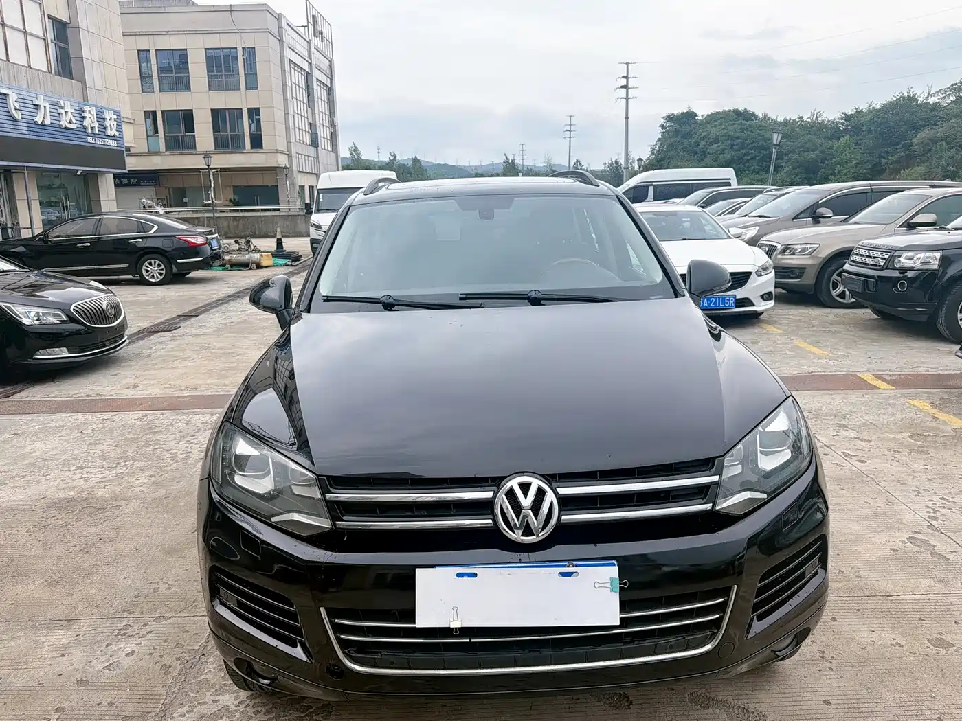 Фото 4 - Volkswagen Touareg