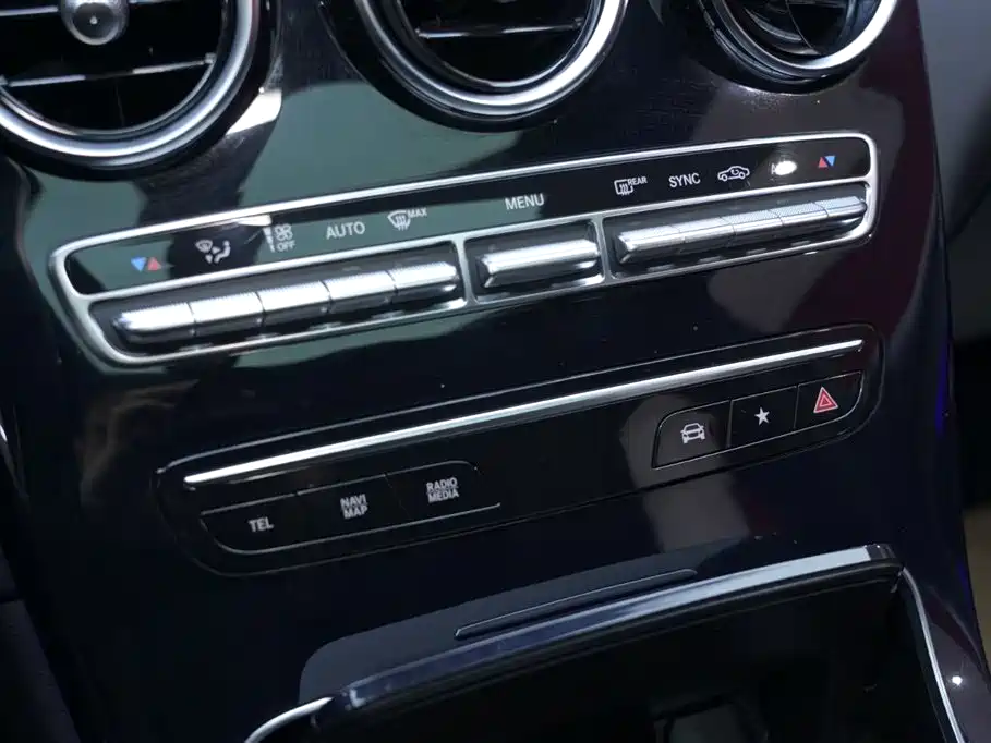 Mercedes-Benz GLC Coupe 2020 GLC 260 4MATIC Coupe SUV фото 16