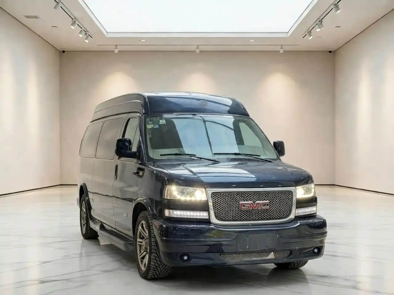 GMC Savana 2016 2014 6.0L Long Wheelbase Leader Edition