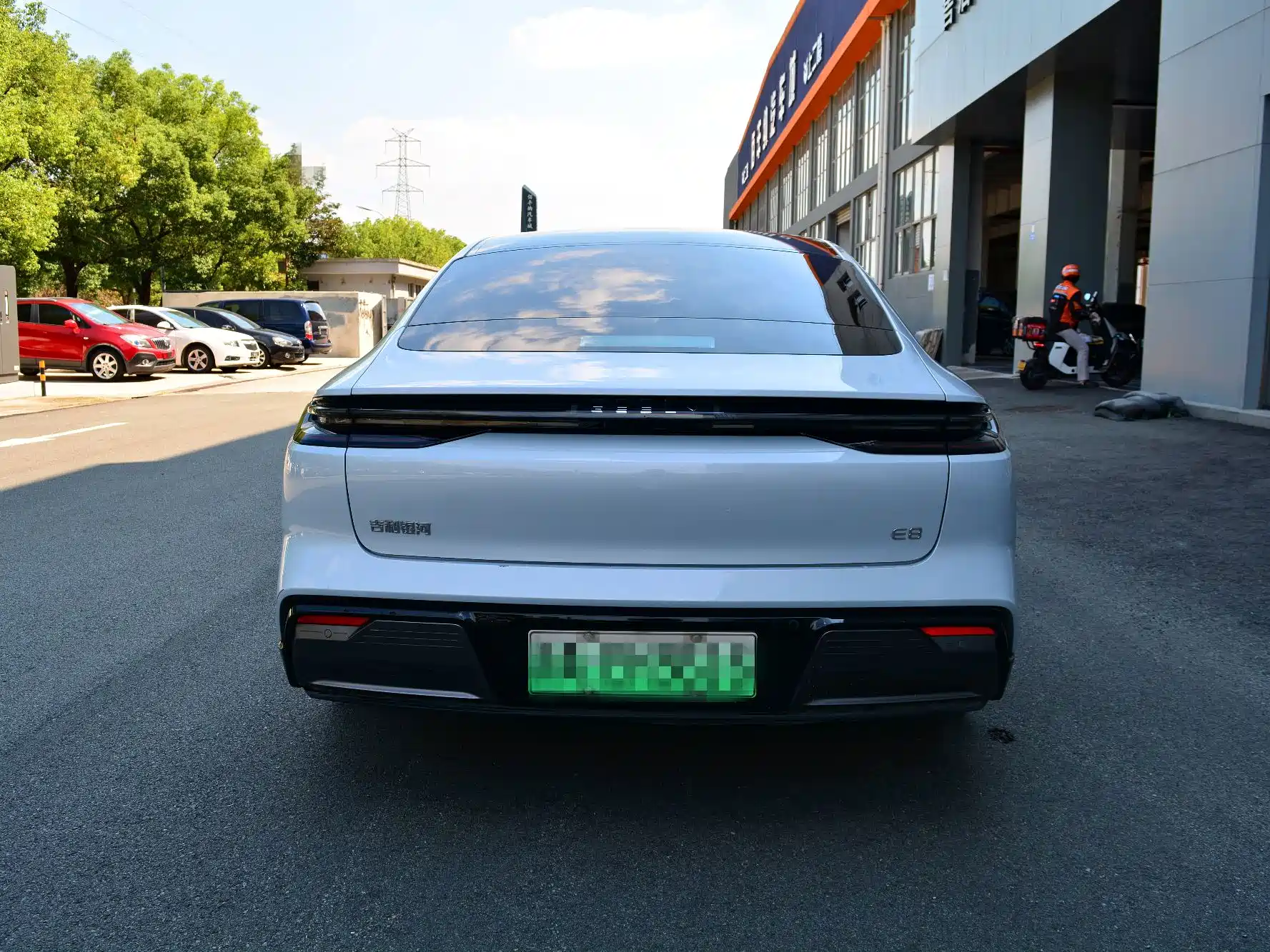 Фото 5 - Geely Galaxy Galaxy E8