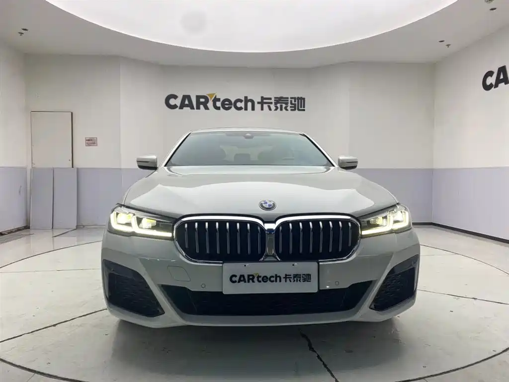 BMW 5 Series 2023 530Li Leading M Sport Package фото 3