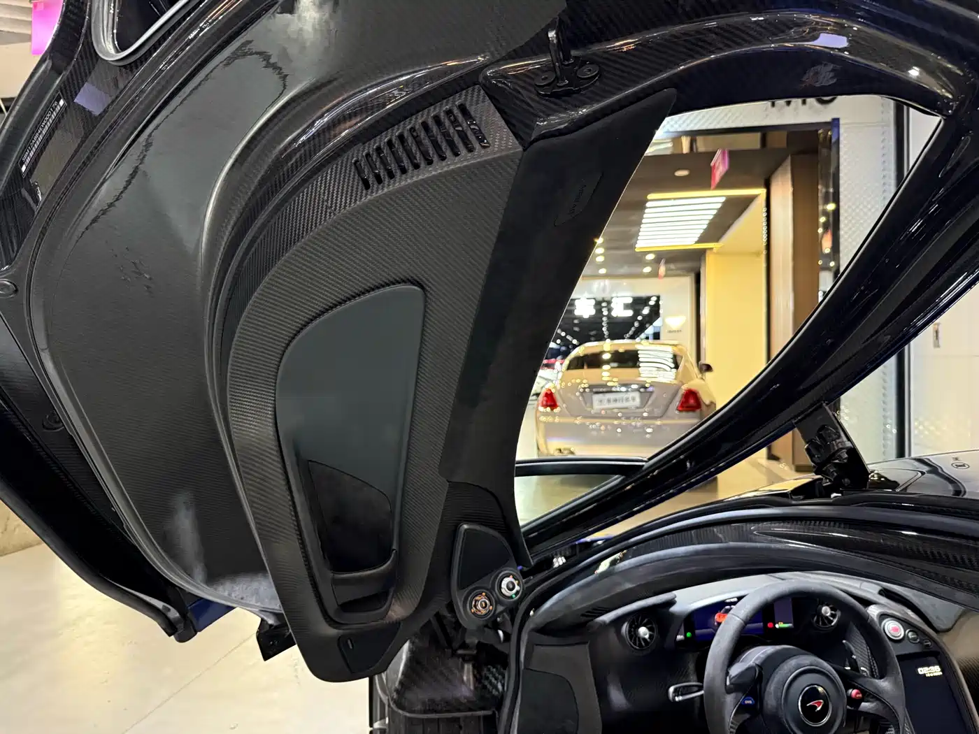 McLaren P1 2016 2014 3.8T Standard