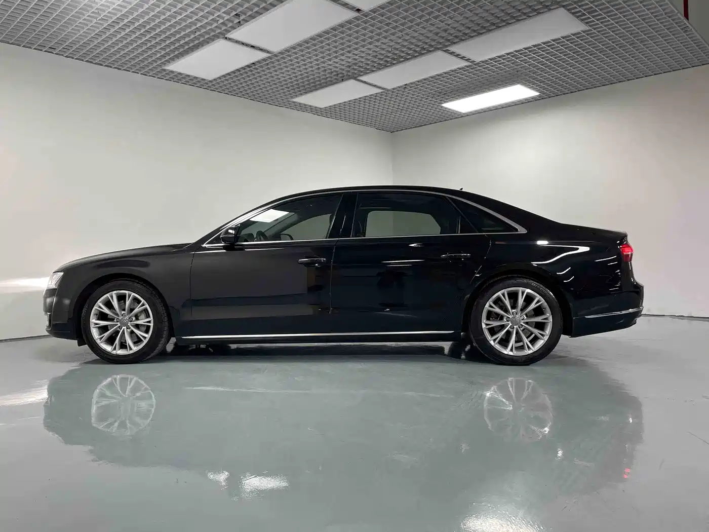 Audi A8 2014 A8L 45 TFSI quattro Luxury фото 4