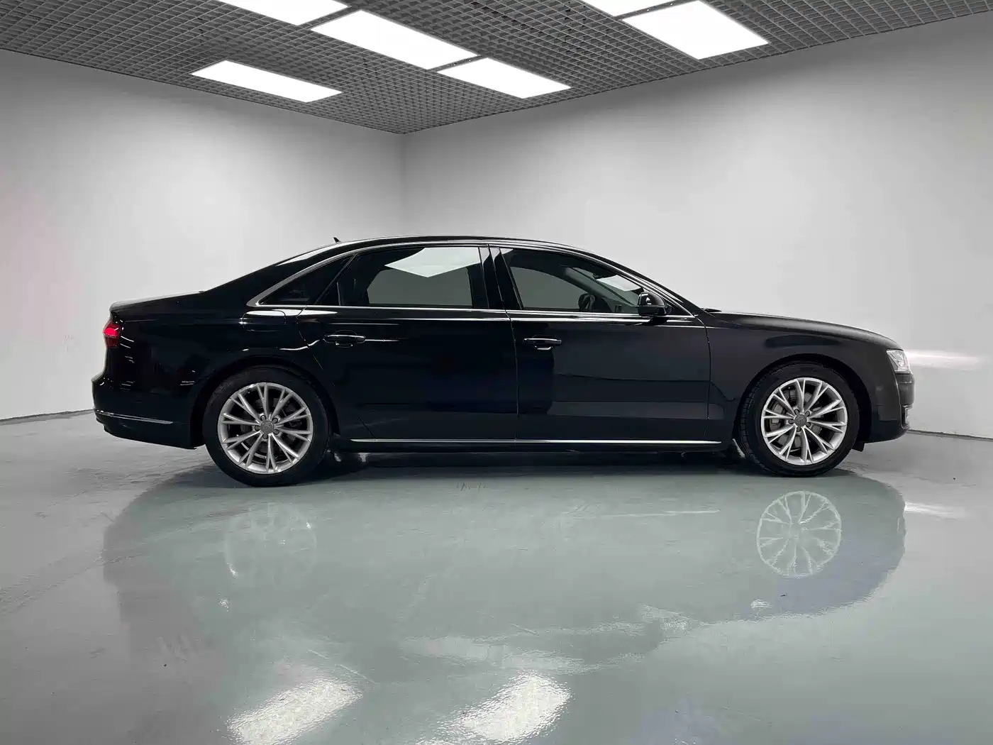 Audi A8 2014 A8L 45 TFSI quattro Luxury фото 6