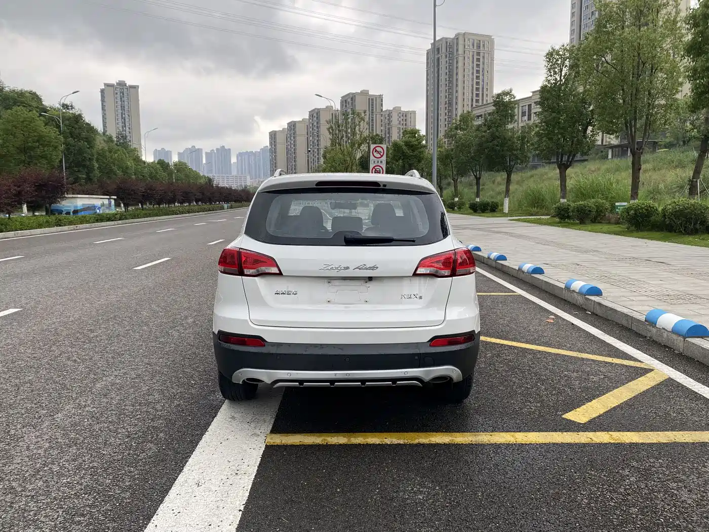 Zotye Damai X5 2015 2015 1.5T Manual Luxury (China IV)