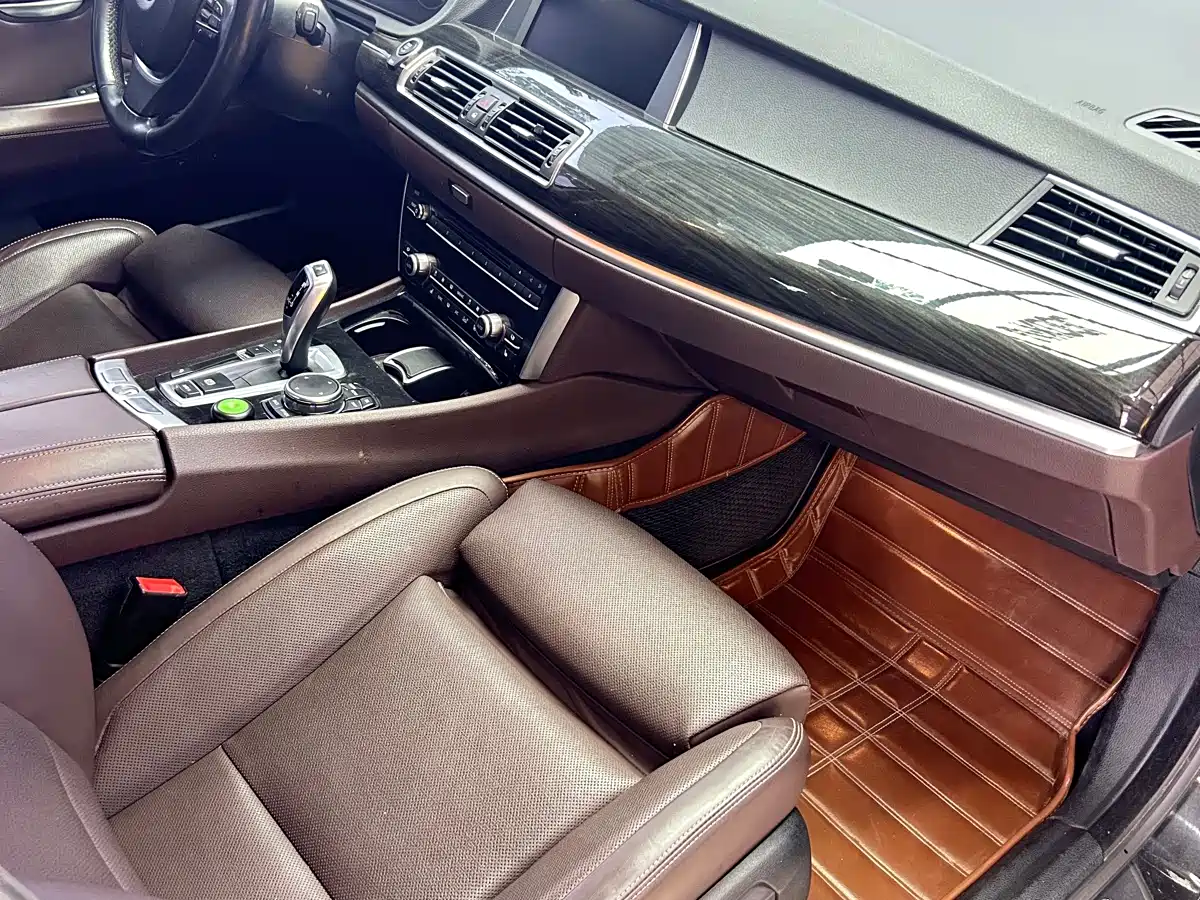 BMW 5 Series GT 2014 528i Luxury фото 7