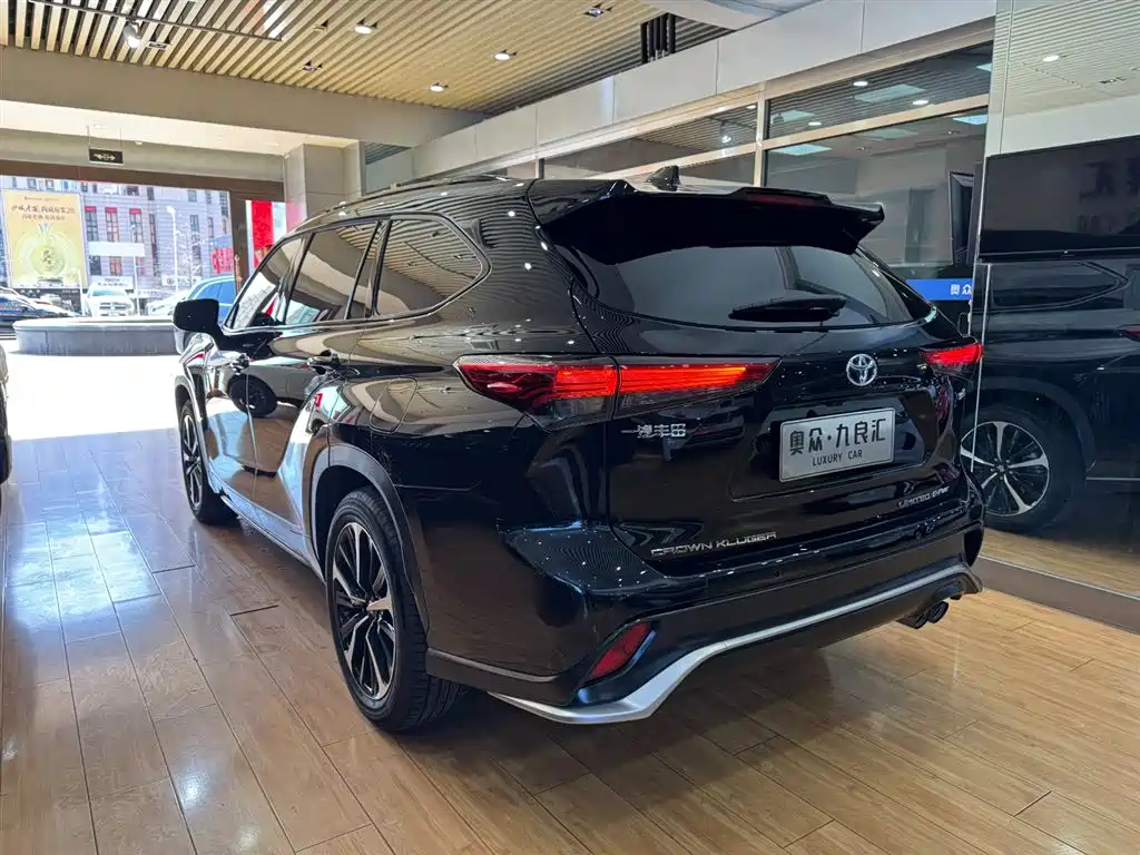 Toyota Crown Kluger 2022 2.5L HEV 4WD Flagship Edition фото 4