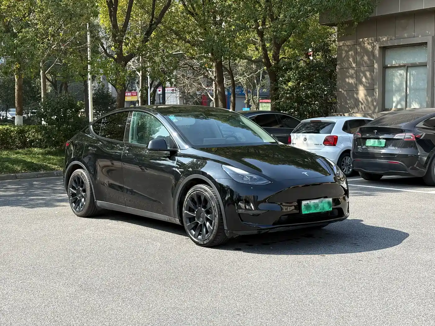 TESLA MODEL Y