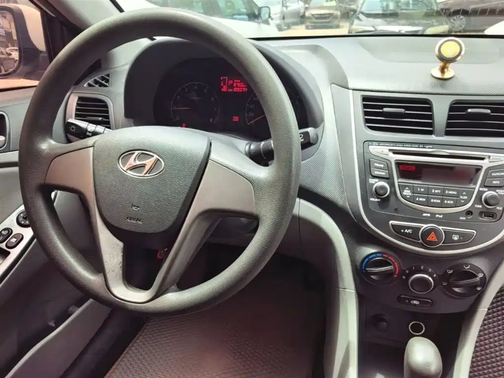 HYUNDAI RENA