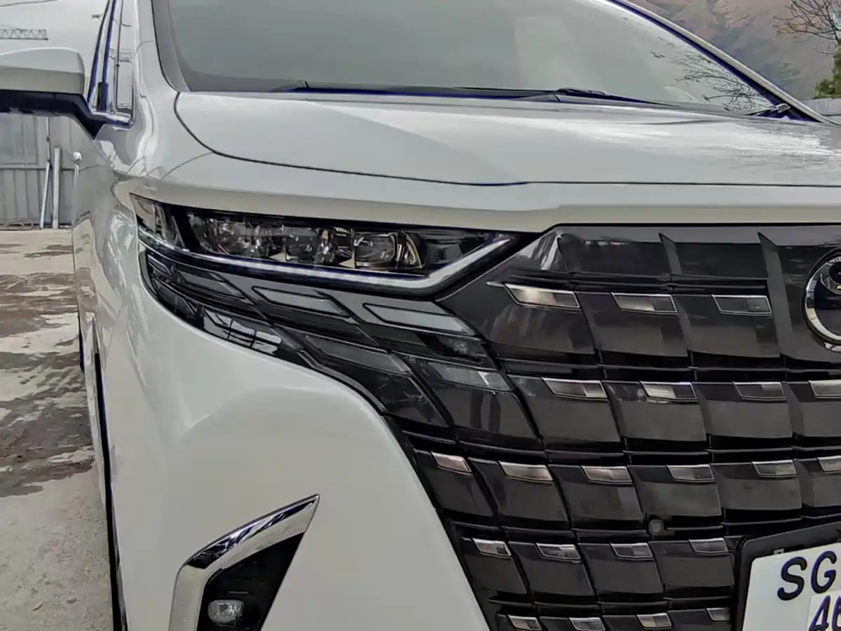 Toyota Alphard 2024 Hybrid 2.5L Ultimate Enjoyment Edition фото 2