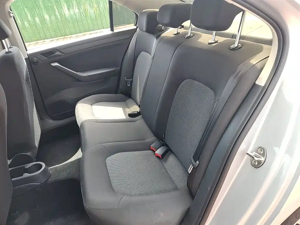 Volkswagen Jetta 2017 1.5L Automatic Fashion фото 17
