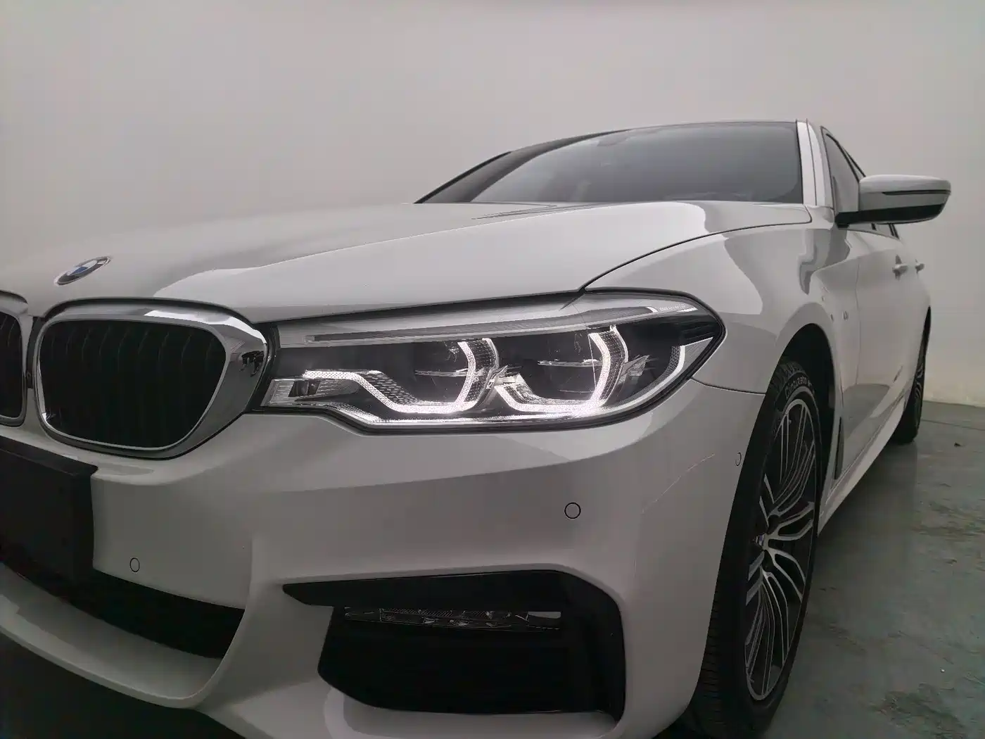 BMW 5 Series 2018 530Li Premium M Sport Package фото 2