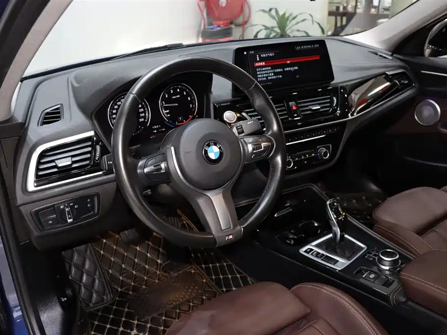 BMW 1 Series 2023 125i M Sport Shadow Edition фото 10