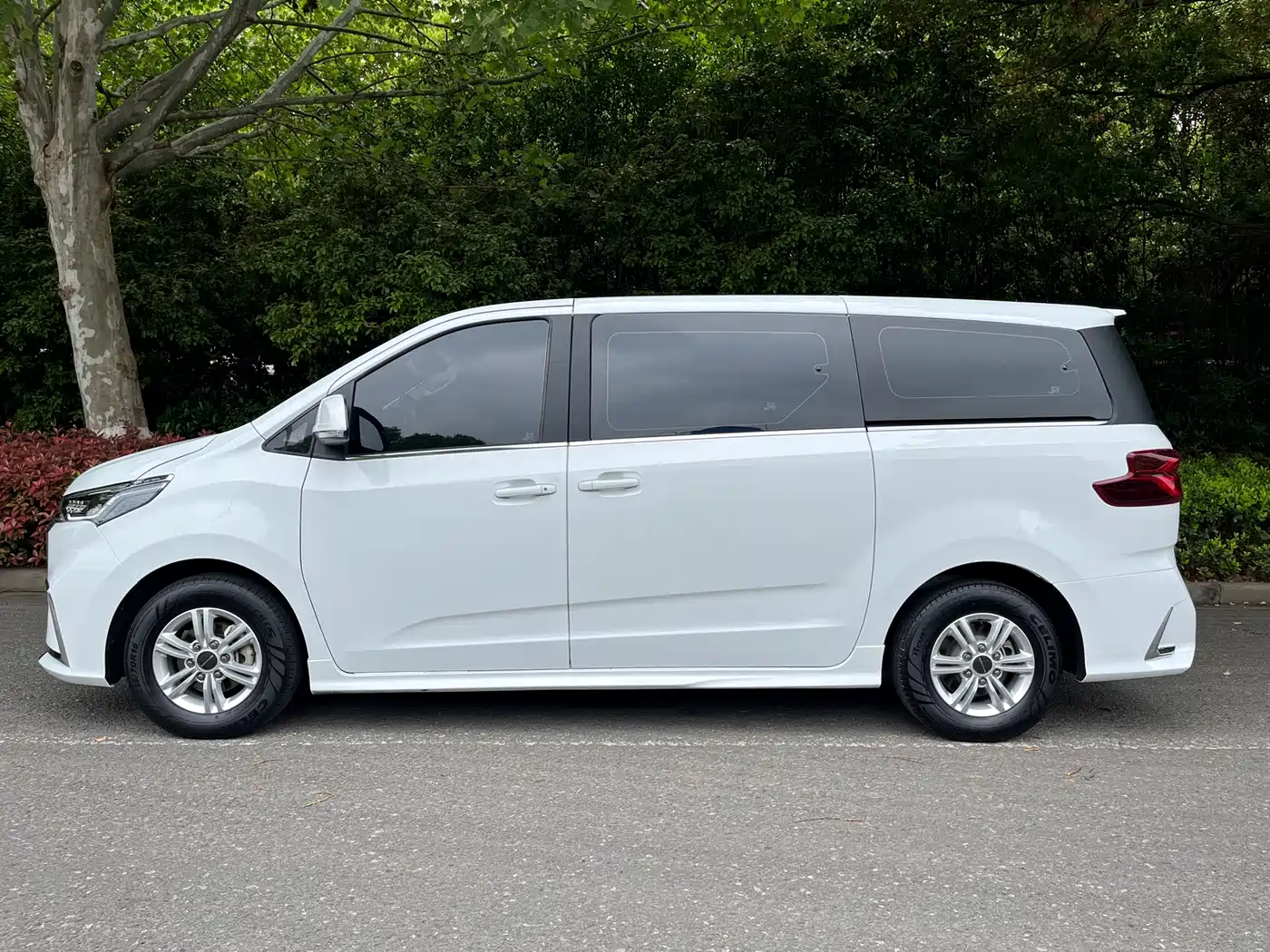 SAIC Maxus Maxus G20 2023 ES 2.0T Gasoline Automatic Premium Edition фото 3