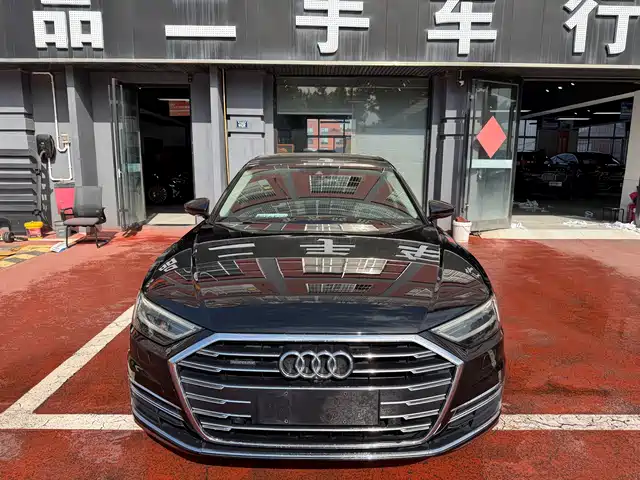 Audi A8 2018 A8L 55 TFSI quattro Launch Premium — фото 1
