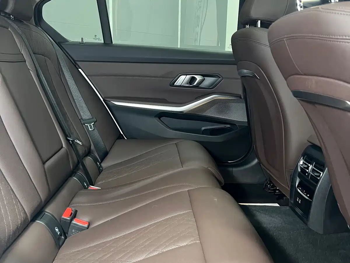 BMW 3 Series 2023 320Li M Sport Package фото 17