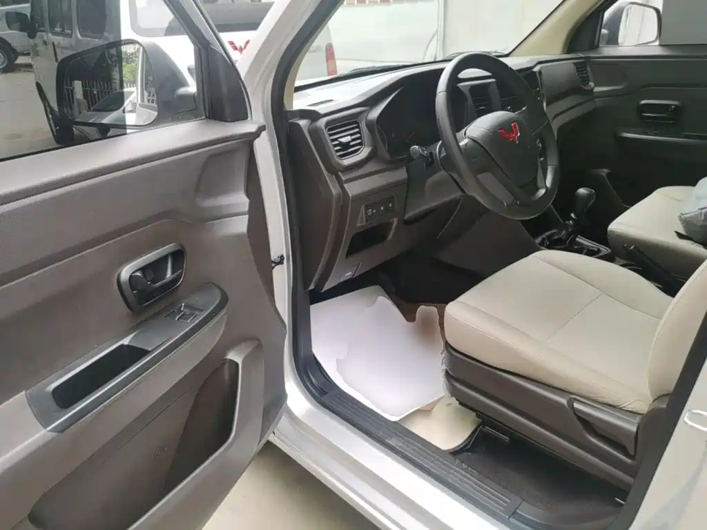 Wuling Motors Wuling Hongguang V 2025 2022 1.5L Power Take Edition Electric Power Steering LAR