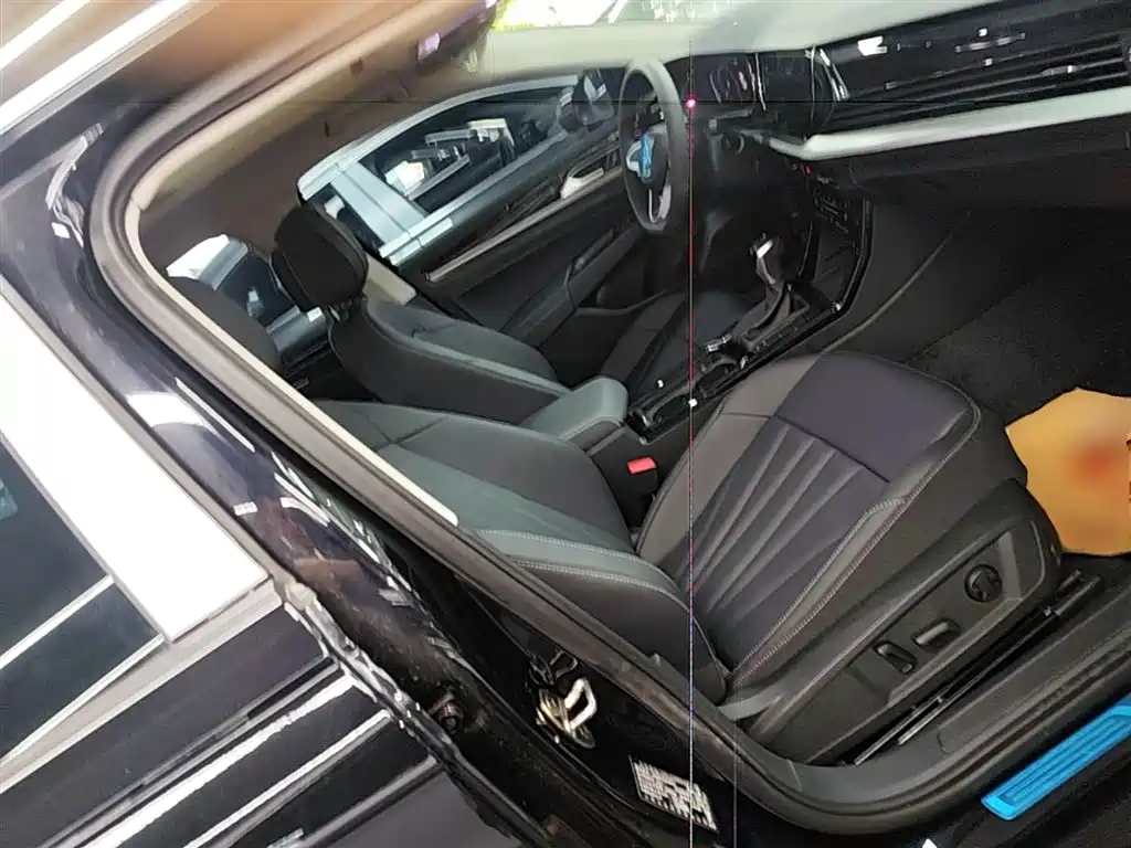 Volkswagen Passat 2026 Outstanding Edition 380TSI Dragon Soaring Version фото 25