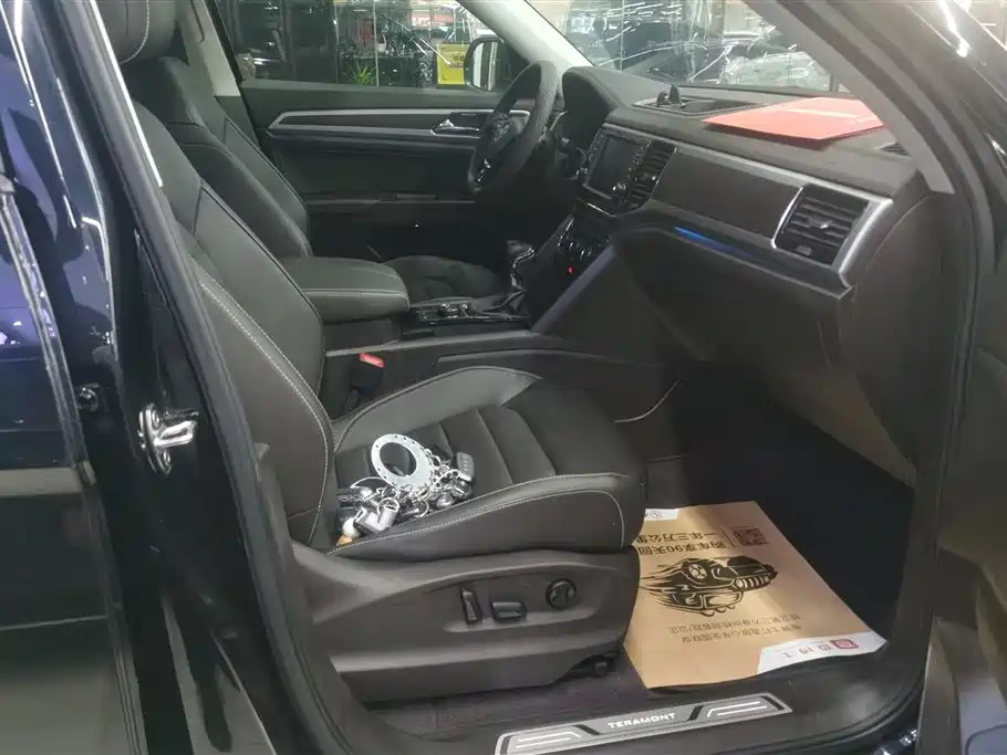 Volkswagen Teramont 2017 530 V6 4WD Flagship Edition фото 8