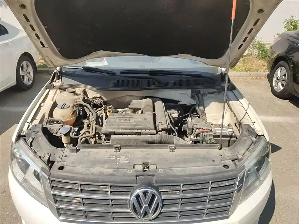 Volkswagen Lavida Tour 2014 1.4TSI Automatic 30th Anniversary Edition фото 15