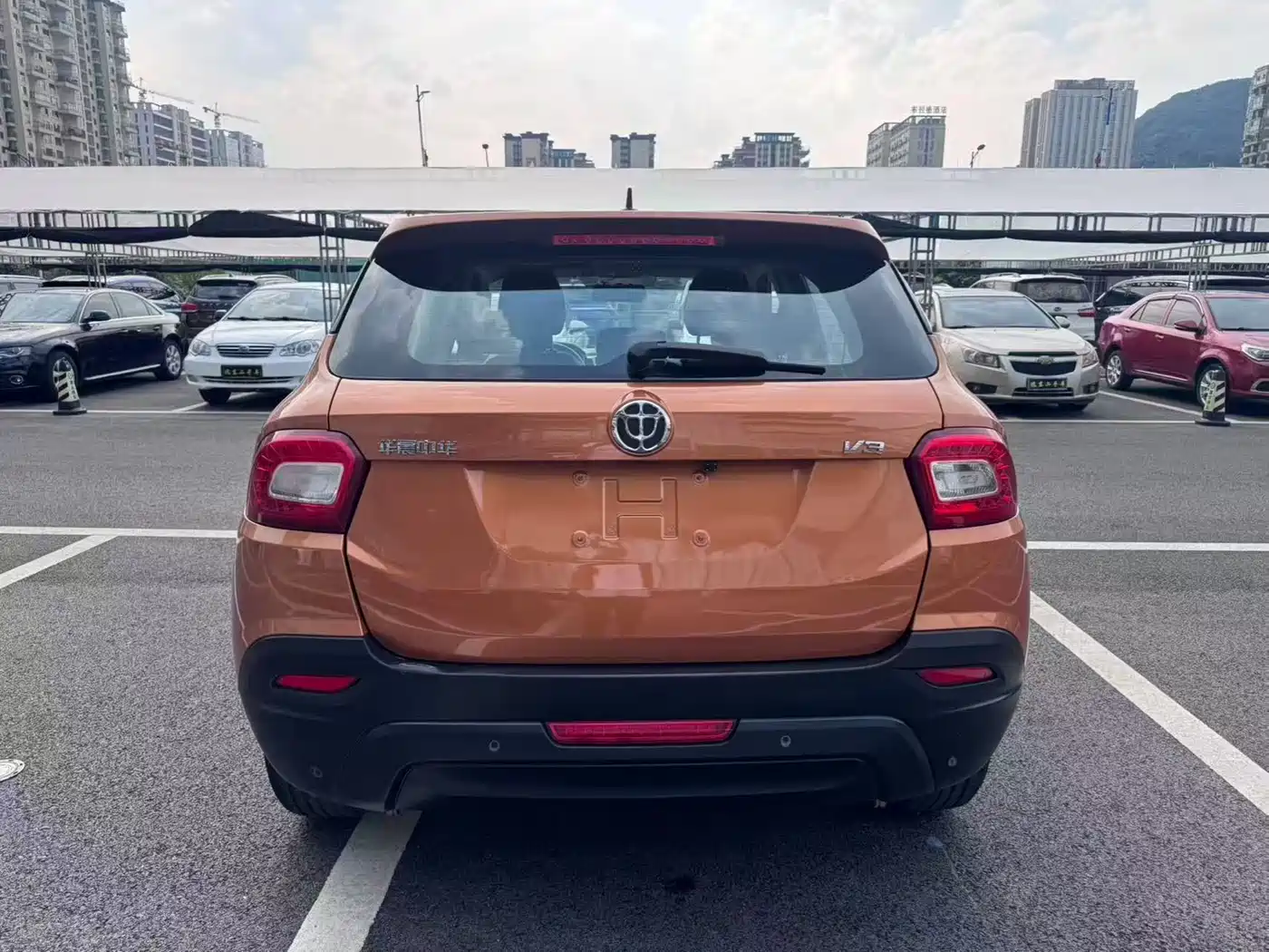 Фото 8 - Zhonghua V3