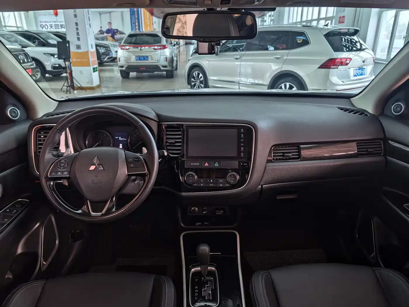 MITSUBISHI OUTLANDER