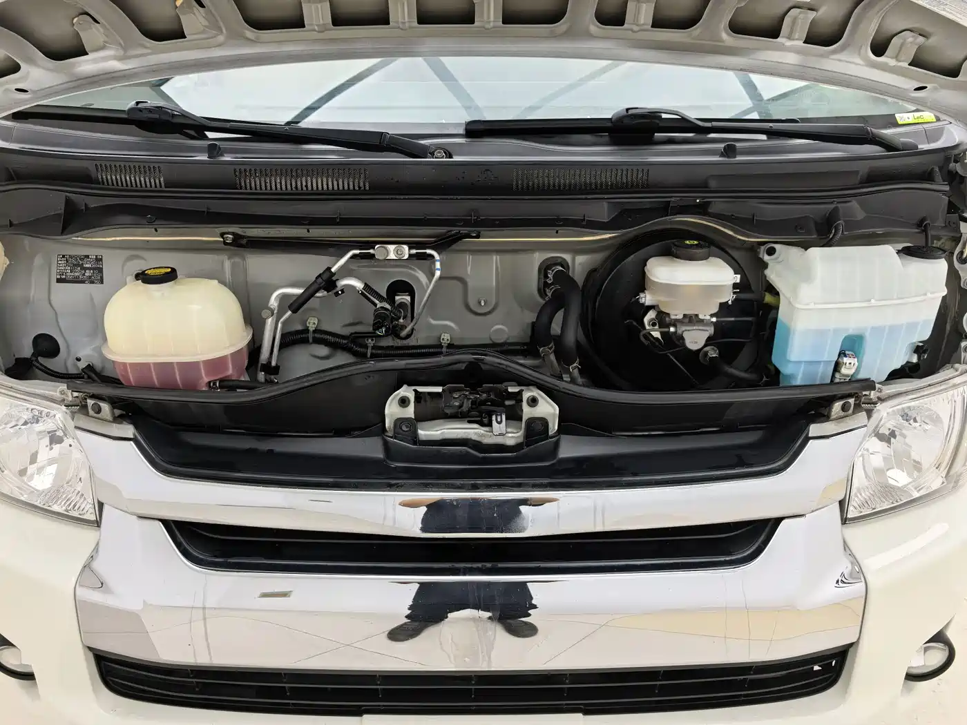 Toyota HIACE 2014 2011 2.7L Manual Standard 10-seater