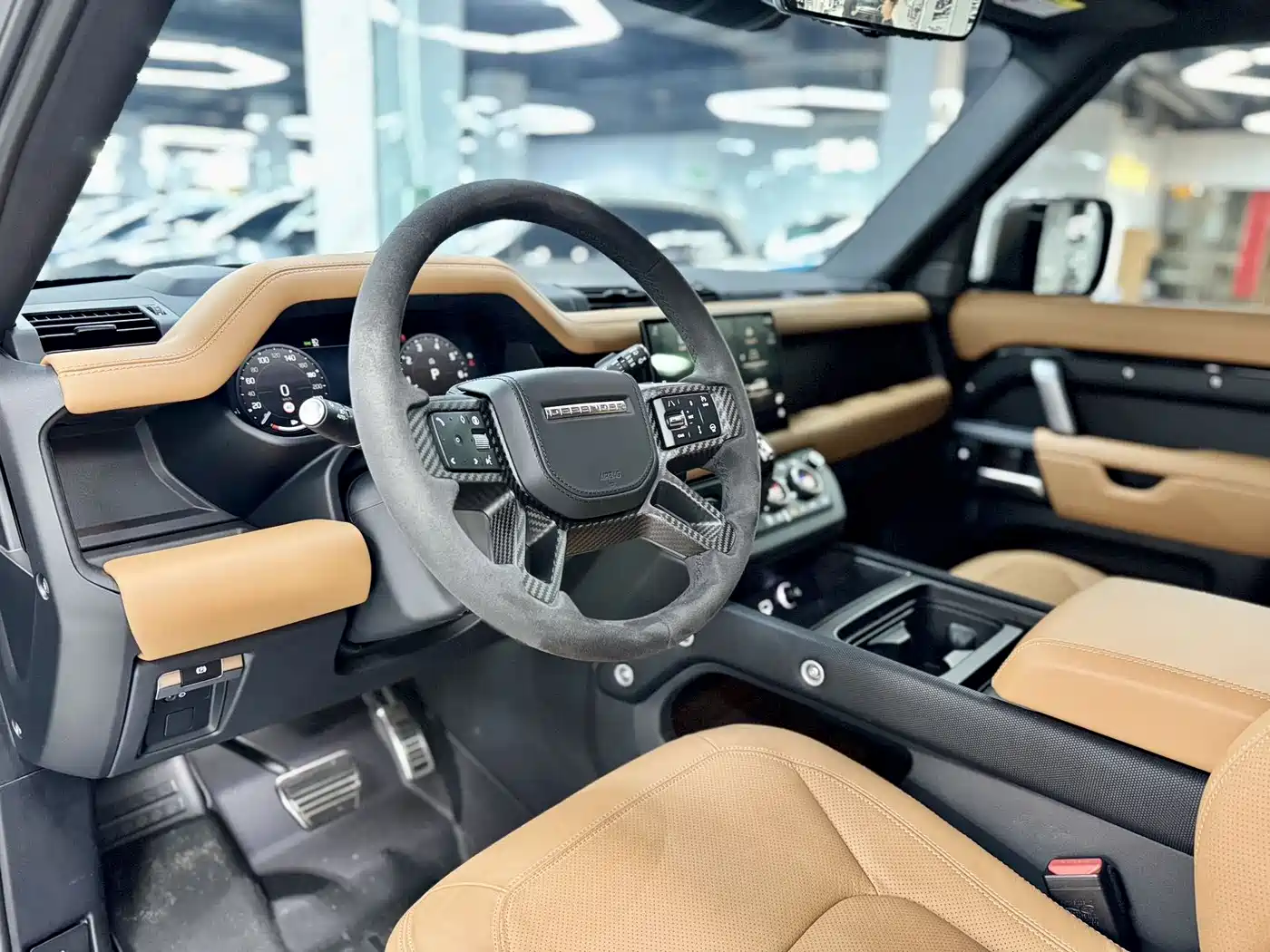 Land Rover Defender 2025 110 5.0T V8 фото 8