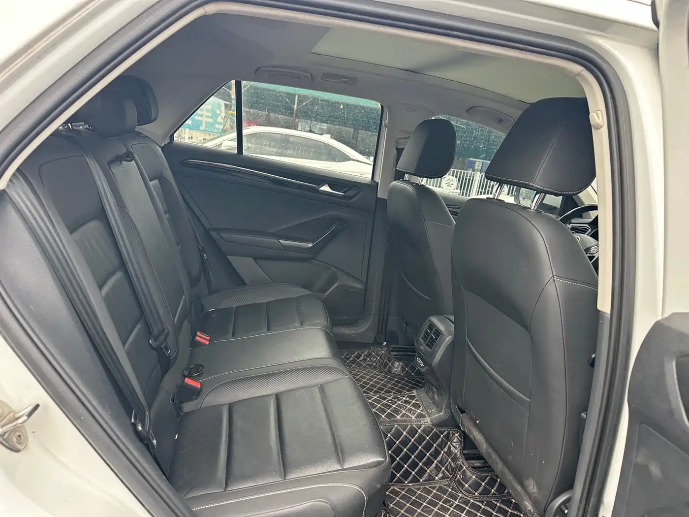 Volkswagen T-ROC 2022 280TSI DSG 2WD Comfort PLUS фото 10