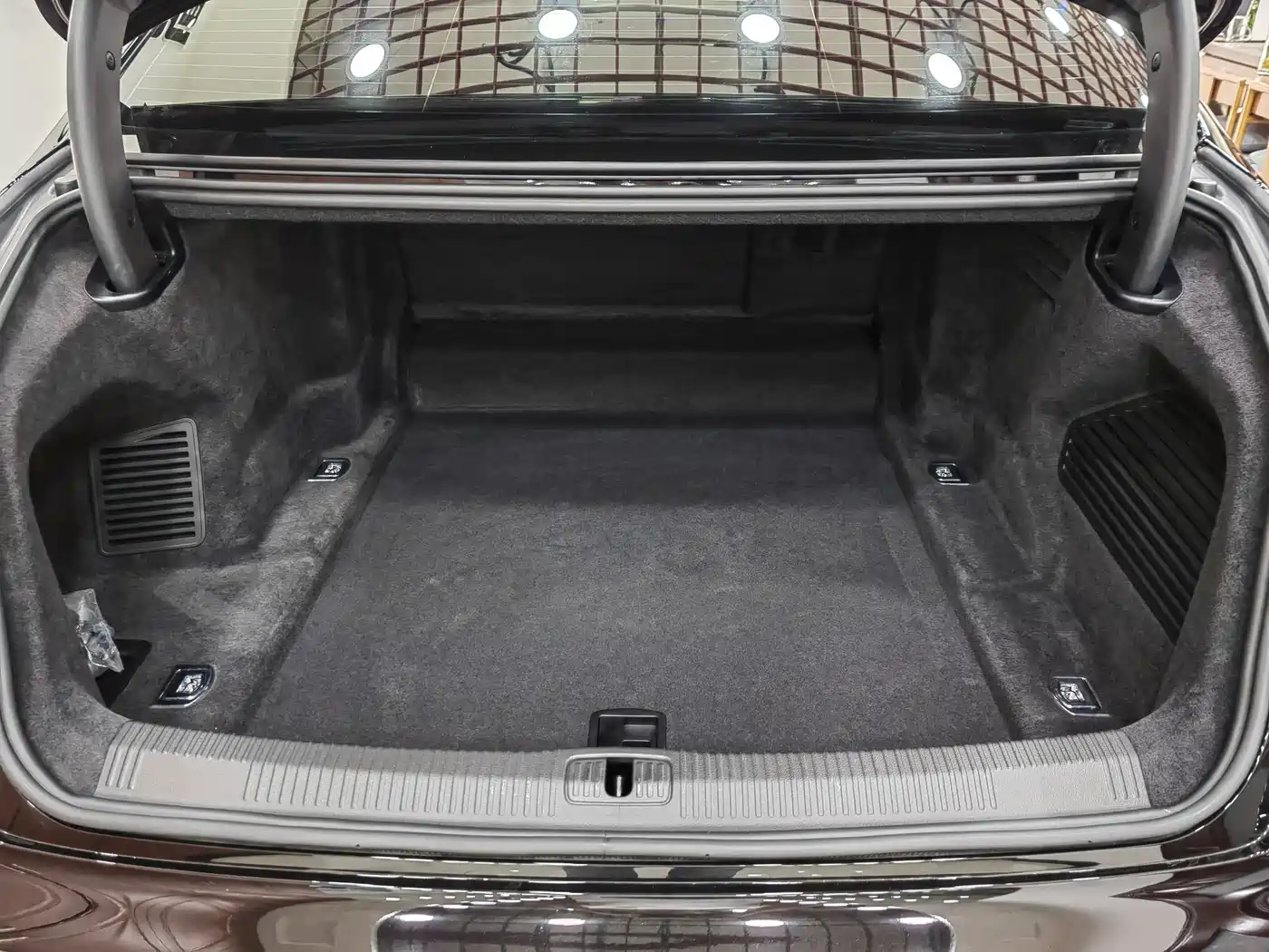 Audi A8 2025 A8L 50 TFSI quattro Exclusive Selection фото 20