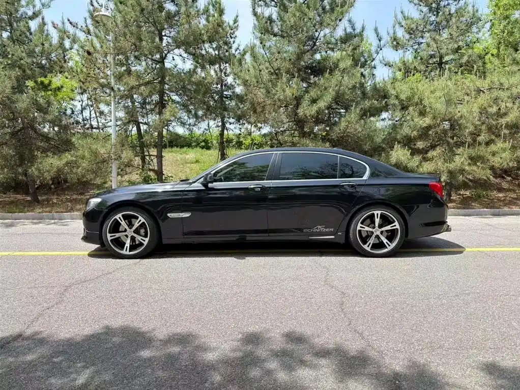 BMW 7 Series 2011 740Li Steinway Limited Edition фото 11