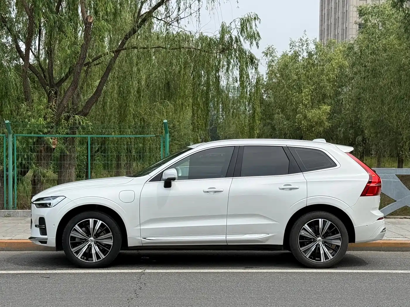 VOLVO XC60 PLUG-IN HYBRID