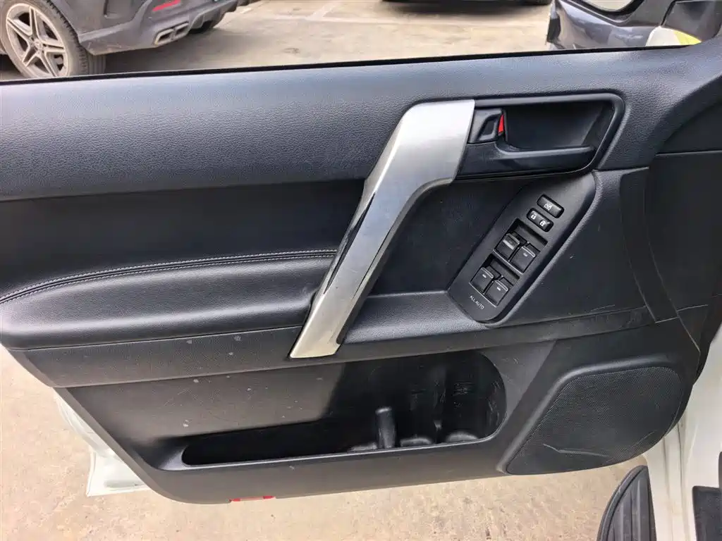 Toyota Prado 2018 3.5L Auto SX фото 8