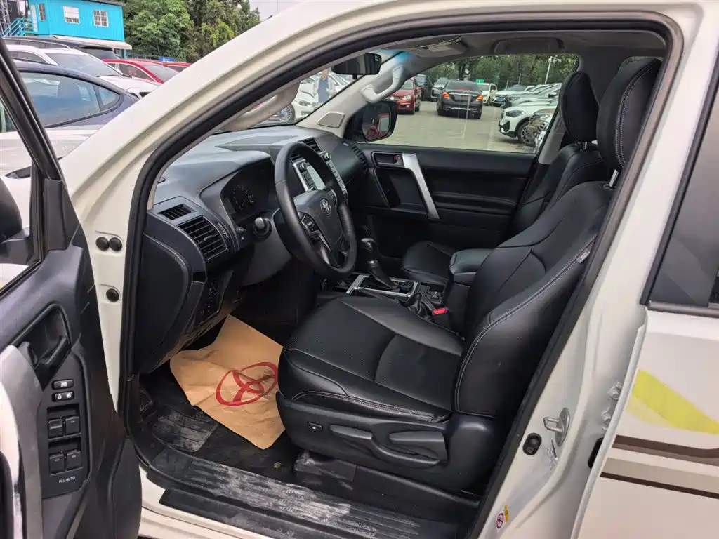 Toyota Prado 2018 3.5L Auto SX фото 9