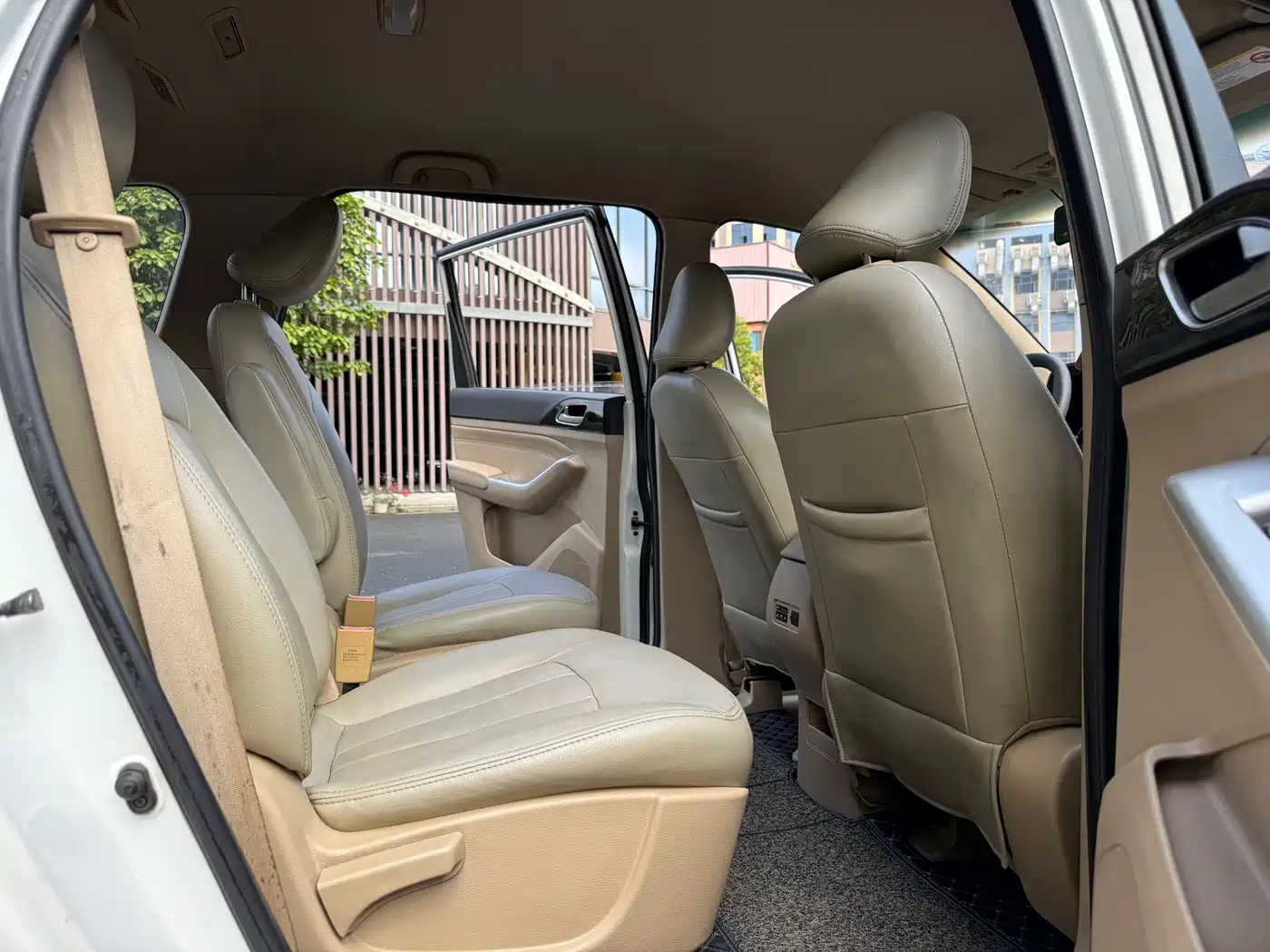 Baojun 730 2015 2014 1.5L Manual Standard 7-seater