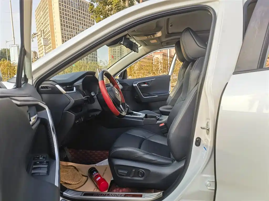 Toyota Wildlander 2022 2.0L CVT AWD Luxury Edition фото 9