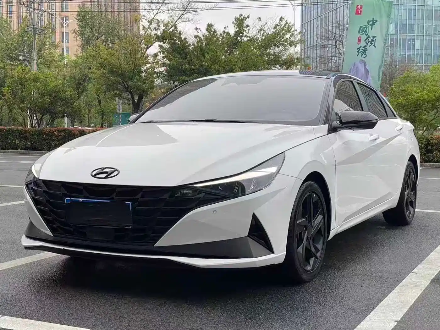 Hyundai Elantra 2022 1.5L CVT GLS Leading Edition