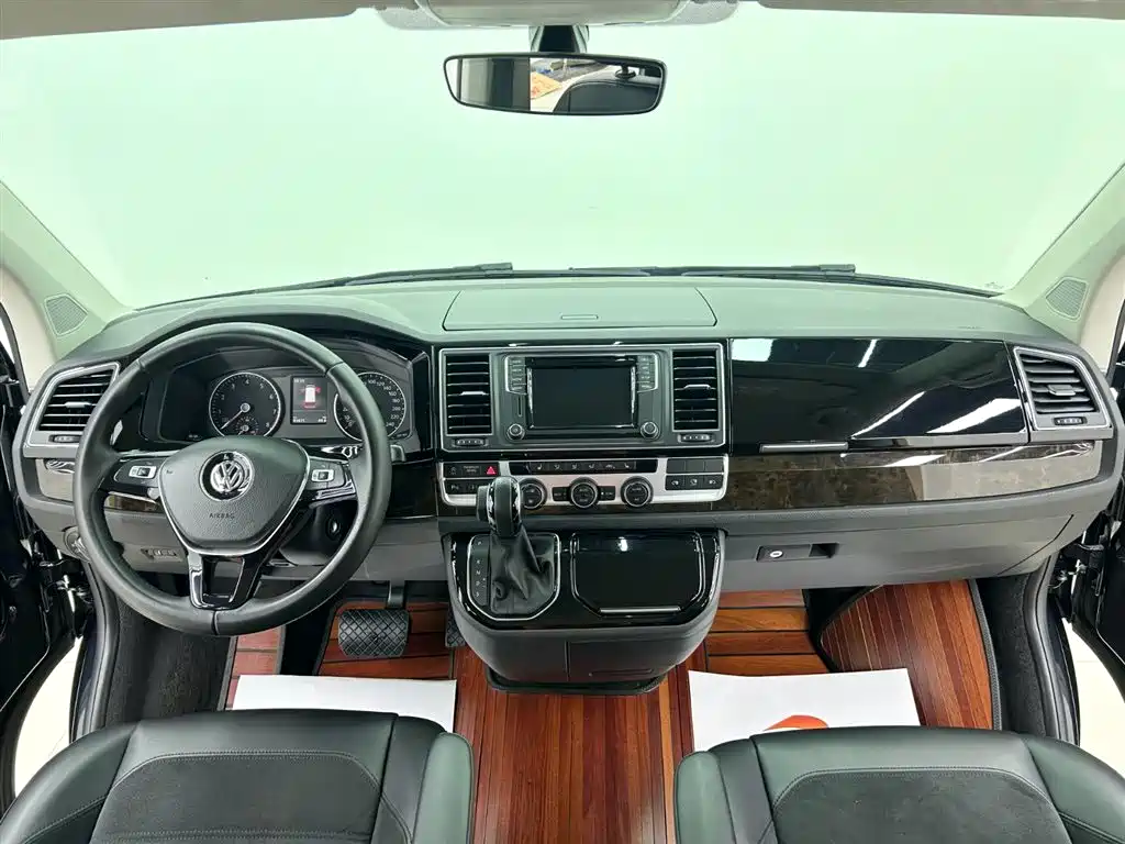 Volkswagen Multivan 2018 2.0TSI 2WD Luxury Edition 7-Seater фото 15