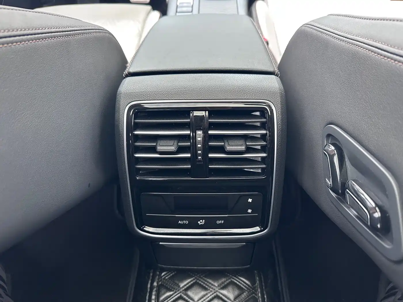 Volkswagen Magotan 2024 2024 2 Million Units Public Sharing Edition 330TSI DSG Luxury