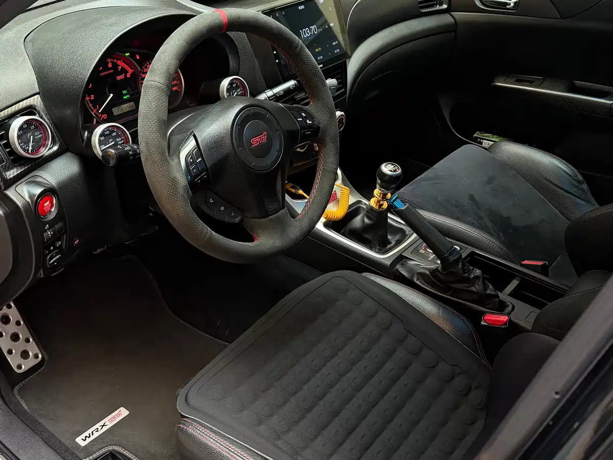 Subaru Impreza 2011 2.5T WRX STi Sedan фото 9