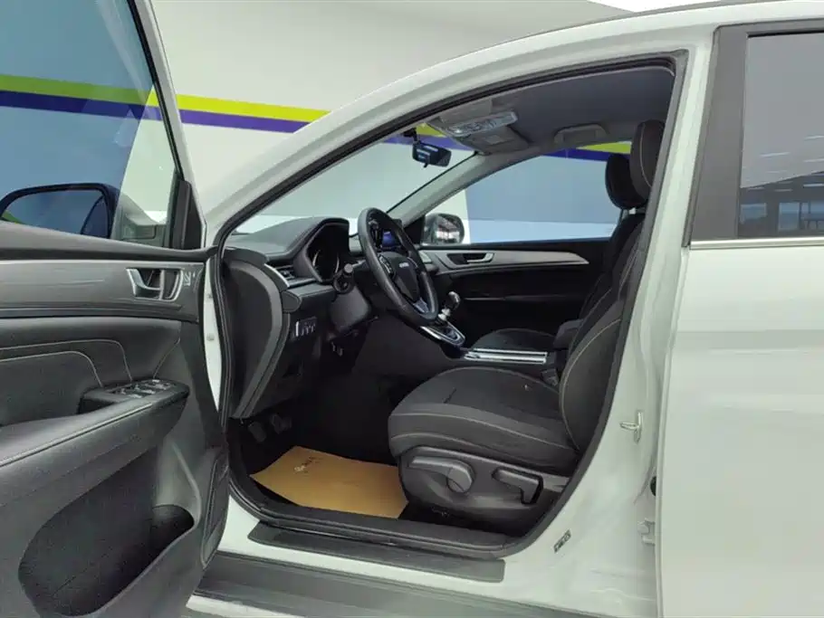 Haval M6 2021 PLUS 1.5T Manual Elite Smart Connect фото 9