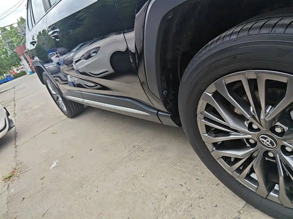 Toyota Wildlander 2023 2.0L CVT AWD Luxury PLUS фото 21