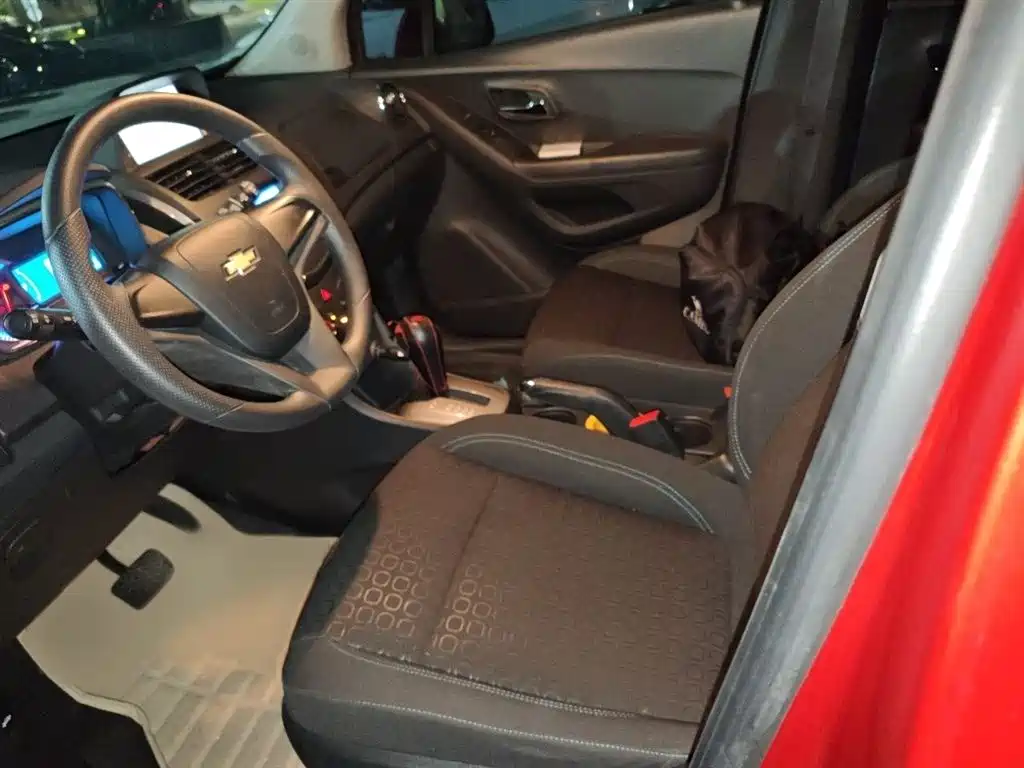 Фото 8 - Chevrolet Trax