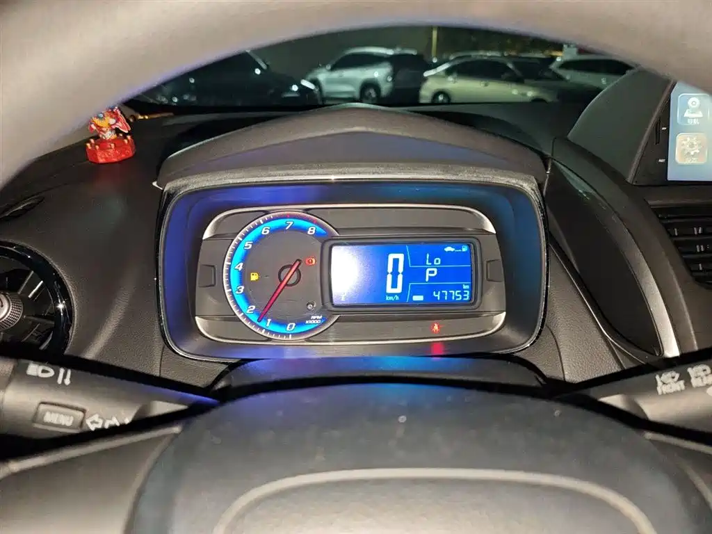 Фото 4 - Chevrolet Trax