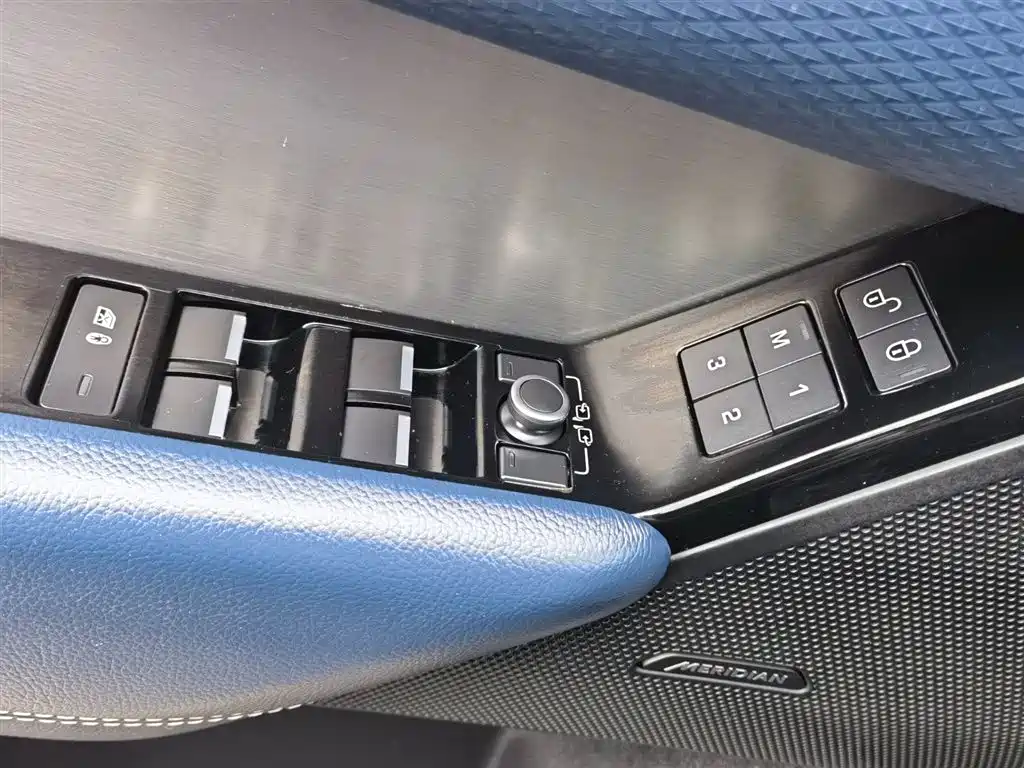 Land Rover Range Rover Velar 2018 P300 R-DYNAMIC S фото 23